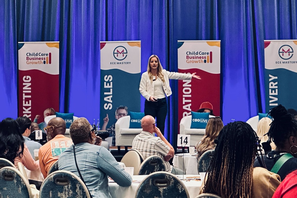 Yesenia Nelson hosting a Seven Figure Agency live event